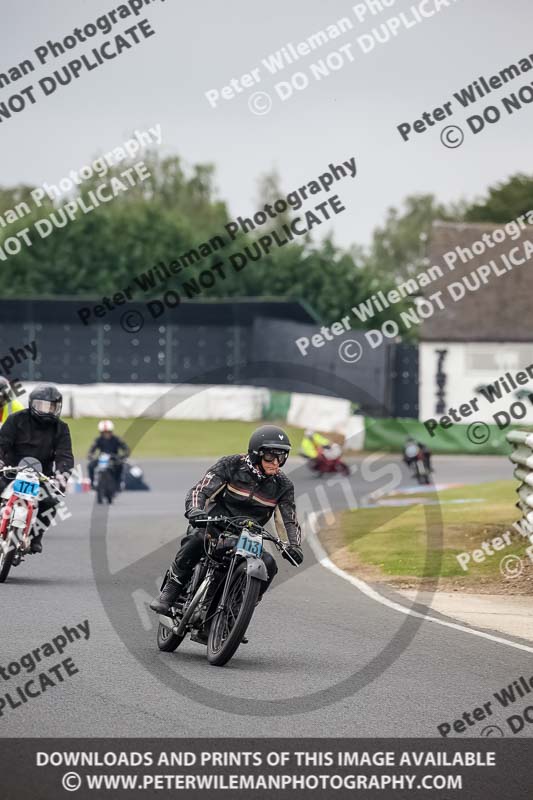 Vintage motorcycle club;eventdigitalimages;mallory park;mallory park trackday photographs;no limits trackdays;peter wileman photography;trackday digital images;trackday photos;vmcc festival 1000 bikes photographs